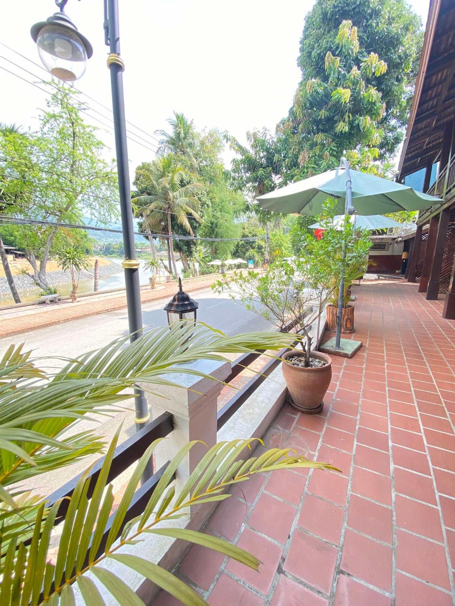 Golden Lotus Namkhan View หลวงพระบาง ภายนอก รูปภาพ